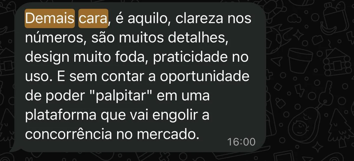 Print de WhatsApp: cliente elogia a clareza nos números, os detalhes, o design e a praticidade da Track Hunter